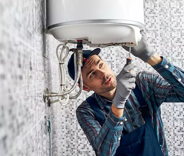 Expert Plumber for Hot Water Tank Maintenance in Kendall West, FL: Schedule Reliable Maintenance Services with Us