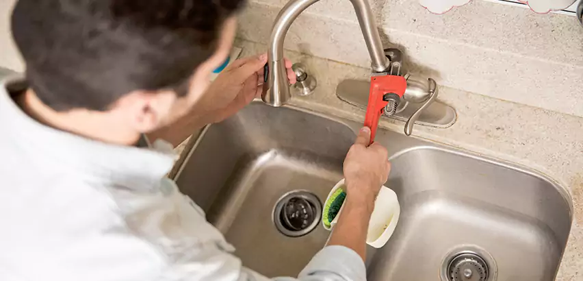 Faucet Repair in Kendall West